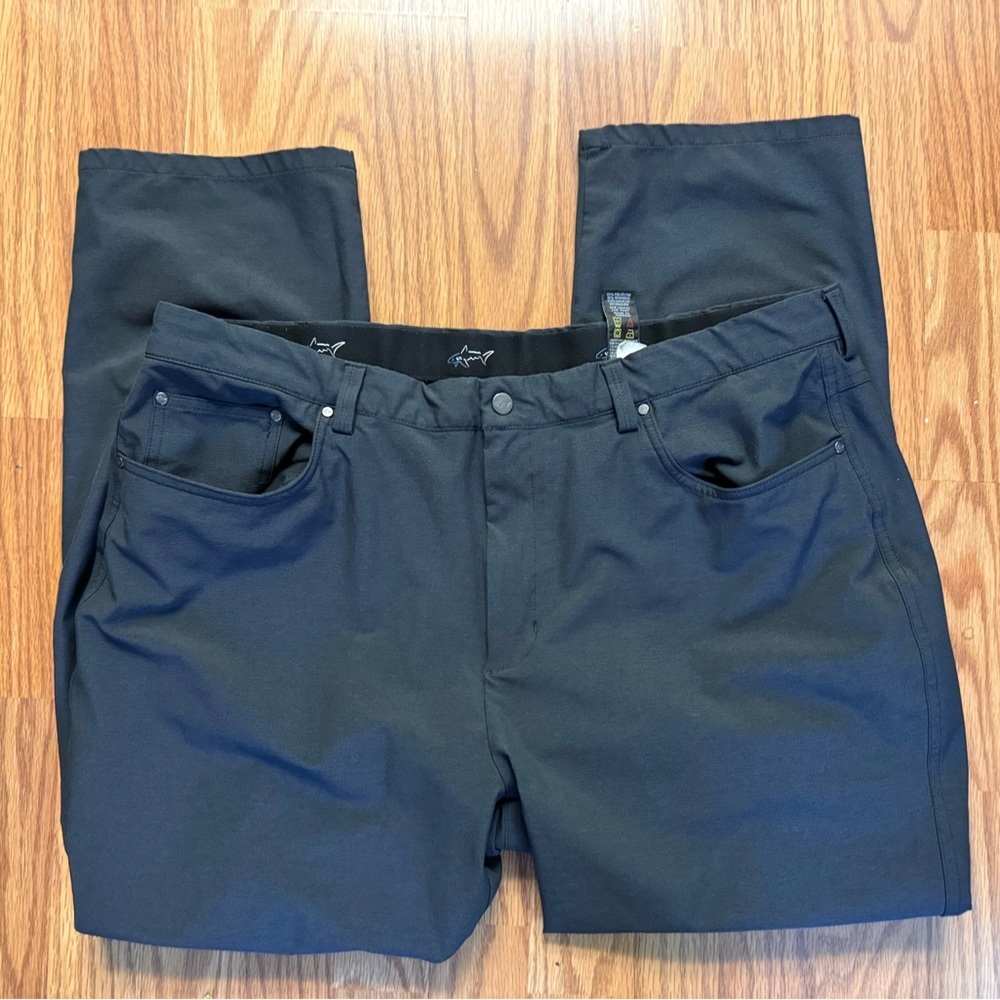 GREG NORMAN Men’s Black Golf Pants. Zip Up Snap & Button. 5 Pocket . Size 40/29